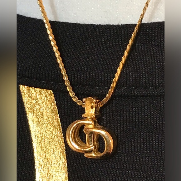 DIOR CD Logo Gold Necklace 15”-17” 😍🔥❤️ - Picture 10 of 17